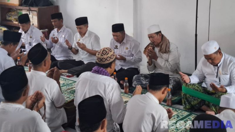 Caption: suasana saat berlangsungnya doa bersama yang digelar Rutan Sampang untuk korban bencana Aceh dan Sumatera, (dok. foto istimewa). 