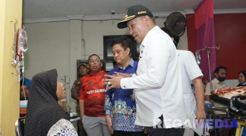Caption: Bupati Sampang saat melakukan sidak di RSUD Mohammad Zyn Sampang (dok.istimewa)
