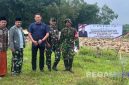 Caption : Komandan Kodim 0828 Sampang Letkol Czi Dika Catur Yanuar Anwar saat meninjau lokasi KDMP Gunung Rancak (dok.regamedianews)