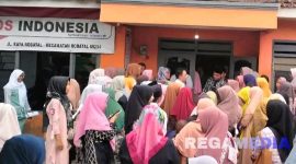 Caption : Suasana saat penyaluran BLTS 