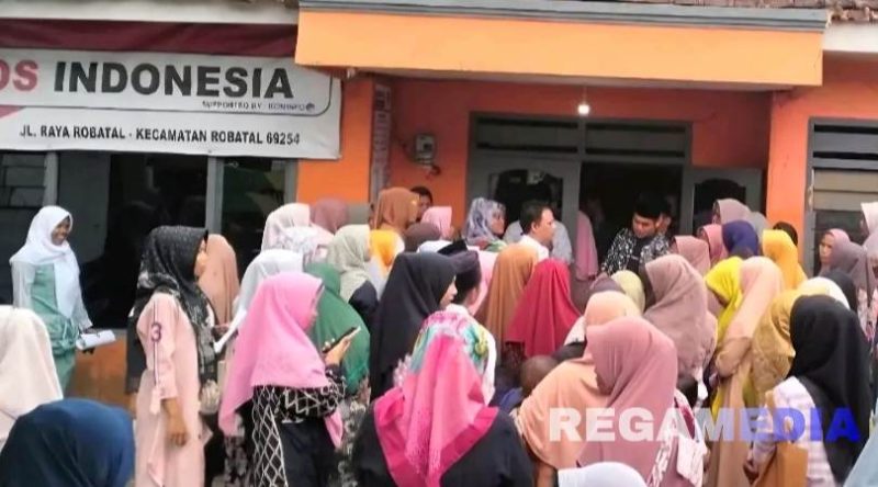 Caption : Suasana saat penyaluran BLTS 