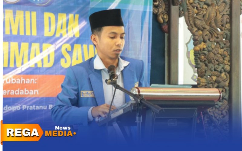 Caption: Ketua Pengurus Cabang Pergerakan Mahasiswa Islam Indonesia Kabupaten Bangkalan, Abd Kholik, (dok. Syafin, Rega Media). 