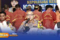 Caption: Kapolres Sumenep AKBP Rivanda, saat gelar konferensi pers ungkap kasus kriminal selama tahun 2025, (dok. foto istimewa). 