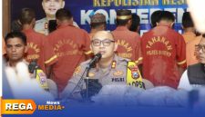 Caption: Kapolres Sumenep AKBP Rivanda, saat gelar konferensi pers ungkap kasus kriminal selama tahun 2025, (dok. foto istimewa).
