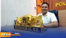 Caption: PS Kasat Reskrim Polres Sampang, Iptu Nur Fajri Alim, saat ditemui di ruang kerjanya, (dok. Harry, Rega Media).