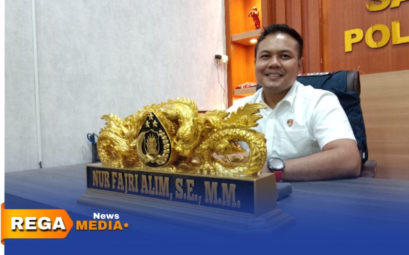 Caption: PS Kasat Reskrim Polres Sampang, Iptu Nur Fajri Alim, saat ditemui di ruang kerjanya, (dok. Harry, Rega Media). 