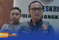 Caption: Kasi Humas Polres Bangkalan Ipda Agung Intama, dampingi Kasat Reskrim AKP Hafid Dian Maulidi saat diwawancara awak media, (dok. Syafin, Rega Media). 