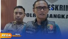 Caption: Kasi Humas Polres Bangkalan Ipda Agung Intama, dampingi Kasat Reskrim AKP Hafid Dian Maulidi saat diwawancara awak media, (dok. Syafin, Rega Media). 