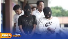 Caption: dua spesialis pencurian sepeda motor inisial S dan AS, digelandang penyidik Satreskrim Polres Sampang, (dok. foto istimewa).