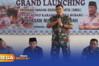 Caption: Dandim Sumenep Letkol Arm Bendi Wibisono, menyampaikan arahannya saat grand launching SPPG di Kecamatan Rubaru, (sumber foto. Sumenep.go.id). 