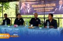 Caption: tengah, Ketua DPD Partai NasDem Sampang, Surya Noviantoro, disela acara pendidikan politik, (dok. foto istimewa). 