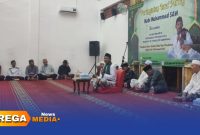 Caption: KH Ali Mahrus Pengasuh Ponpes Hidayatul Mubtadi'in Pangilen, menyampaikan tausiahnya kepada jamaah Masjid Asy-Syuhada dalam acara peringatan isra' mi'raj, (dok. Suharto Rega Media). 