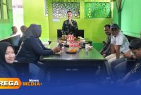 Caption: Dandim 0826 Pamekasan Letkol Kav Agus Wibowo Hendratmoko menyampaikan sambutannya, saat acara coffe morning bersama insan pers, (dok. Kurdi Rega Media). 