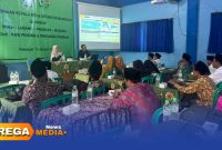 Caption: sosialisasi program jaminan sosial ketenagakerjaan kepada kepala sekolah dan guru madrasah bersama Kemenag Bangkalan, (sumber foto: BPJS Ketenagakerjaan Madura). 
