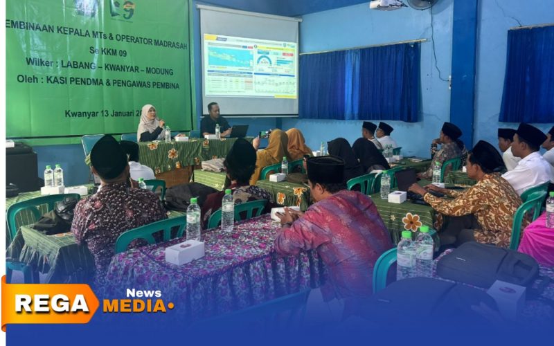 Caption: sosialisasi program jaminan sosial ketenagakerjaan kepada kepala sekolah dan guru madrasah bersama Kemenag Bangkalan, (sumber foto: BPJS Ketenagakerjaan Madura). 