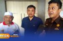 Caption: kedatangan Ketua Ormas Gaib Perjuangan Habib Yusuf ke Kantor Kejari Sampang ditemui Kasi Intelijen dan Kasi Pidsus, (dok. Harry Rega Media). 