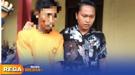 Caption: tersangka kasus curanmor inisial MN, tengah diamankan anggota Satreskrim Polres Bangkalan, (dok. Syafin Rega Media). 