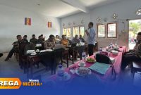 Caption: BPJS Ketenagakerjaan saat sosialisasi dan pendataan digital kepesertaan terhadap guru madrasah di Kabupaten Sampang, (dok. foto istimewa). 