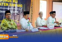 Caption: Ketua MUI Sampang KH.Itqan Bushiri menyampaikan sambutannya dalam agenda ta'aruf dan konsolidasi pengurus, (dok. foto istimewa). 