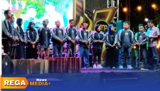 Caption: prosesi pengukuhan pengurus Jurnalis Muda Pamekasan di area Monumen Arek Lancor, (dok. Kurdi Rega Media). 