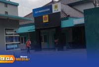 Caption: Kantor PLN Unit Layanan Pelanggan Pamekasan, Jl.Kesehatan, Barurambat Kota, (dok. Kurdi Rega Media). 