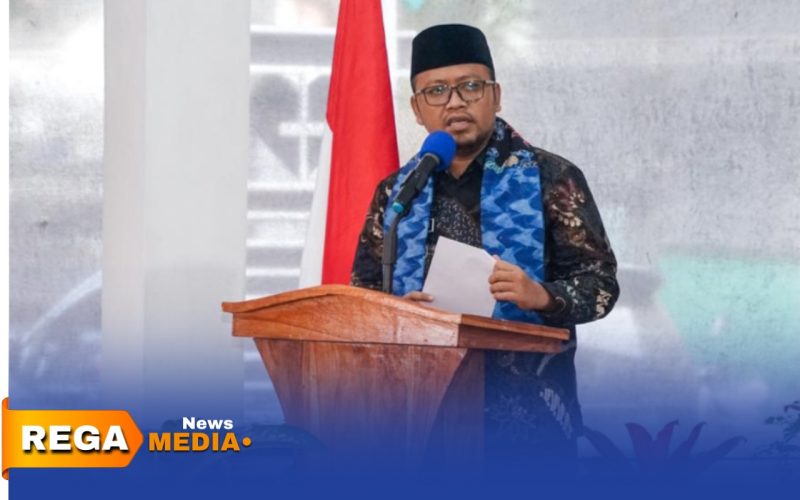 Caption: Wakil Bupati Sampang KH. Ahmad Mahfudz, sampaikan sambutan saat Musrenbang RKPD 2027 di Kecamatan Banyuates, (sumber foto: Diskominfo Sampang). 