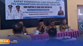 Caption: Disdikbud Pamekasan saat rapat koordinasi dan sosialisasi Tes Kemampuan Akademik (TKA) tingkat SMP, (sumber foto. laman resmi Pemkab Pamekasan). 