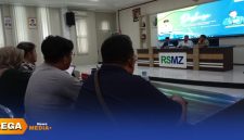 Caption: saat berlangsungnya diskusi, Bupati Sampang H. Slamet Junaidi memberikan arahan kepada manajemen dan dokter RSUD dr. Mohammad Zyn, (dok. Harry Rega Media). 