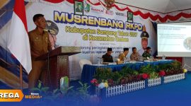 Caption: Camat Omben Didik Adi Pribadi, saat sampaikan sambutannya dalam Musrenbang RKPD Kabupaten Sampang Tahun 2027, (dok. Harry Rega Media). 