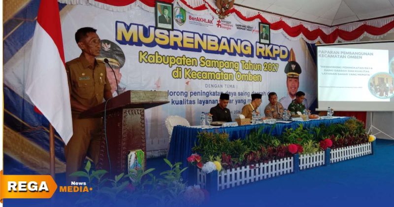 Caption: Camat Omben Didik Adi Pribadi, saat sampaikan sambutannya dalam Musrenbang RKPD Kabupaten Sampang Tahun 2027, (dok. Harry Rega Media). 