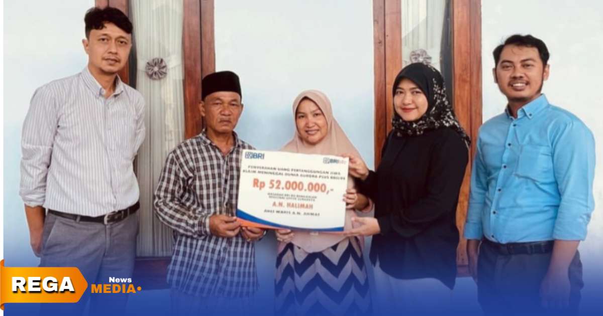 Penyerahan Klaim Asuransi Aurora Plus.