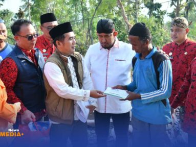 Pemkab Sumenep Serahkan Dana Stimulan II.