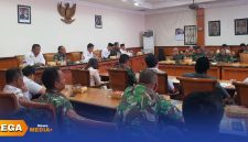 Caption: saat berlangsungnya rapat koordinasi lintas sektoral di Aula Kantor Pemerintah Kabupaten Sampang, (dok. Harry Rega Media). 